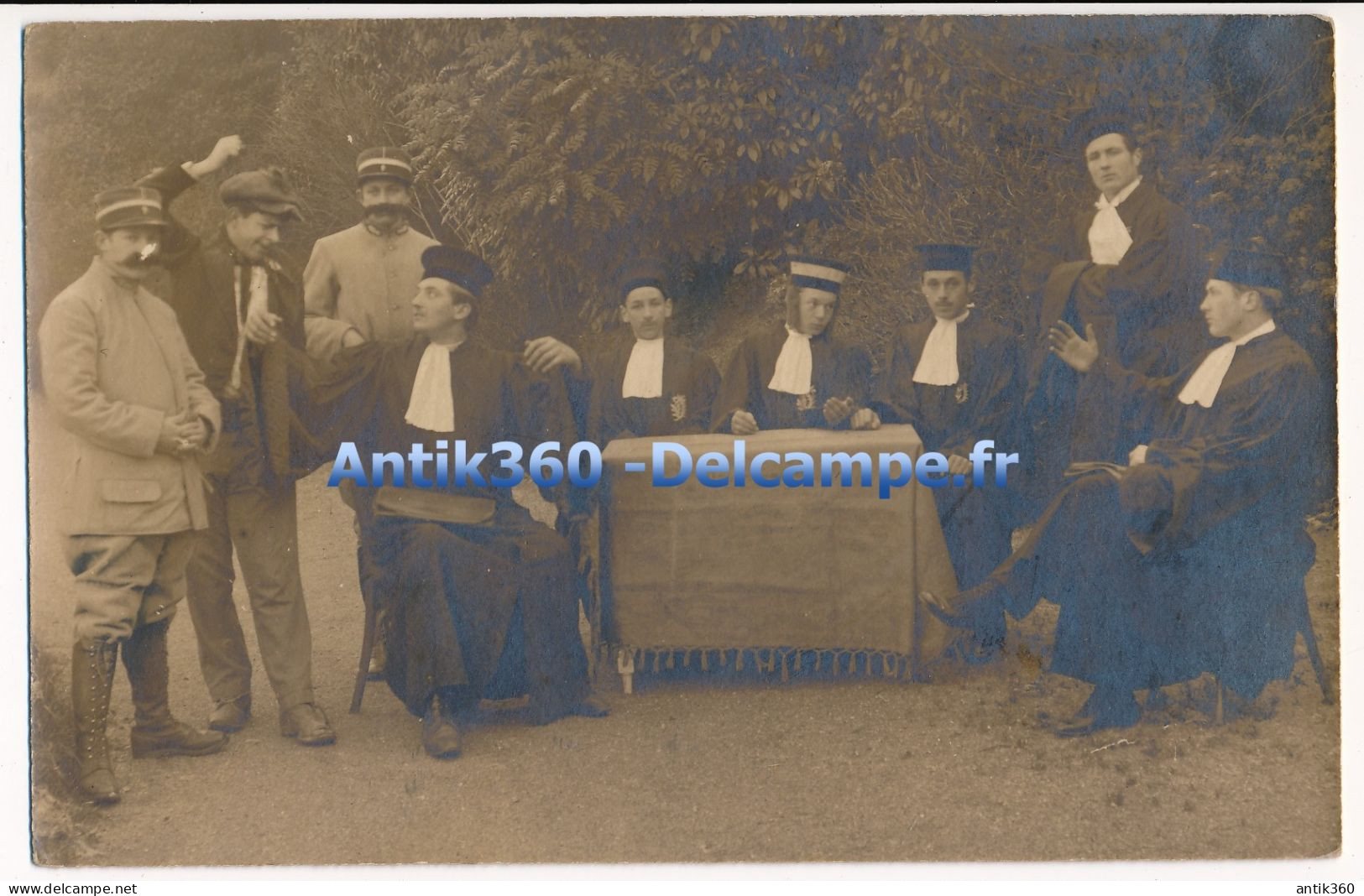 CPA Carte-photo Groupe D'acteurs De Théâtre Avocat Tribunal Gendarmes - Andere & Zonder Classificatie