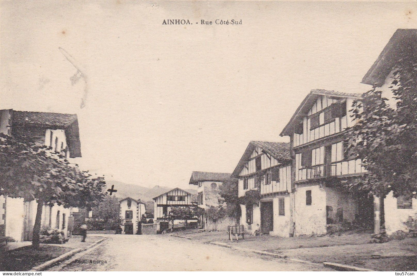 AINHOA - BAYONNE - PYRENEES ATLANTIQUES  -  (64)  -  CPA - RUE CÔTE SUD. - Ainhoa