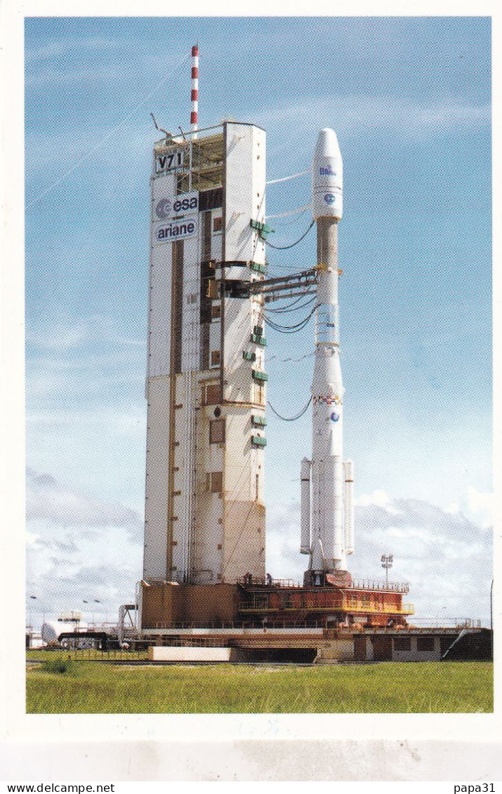 Lancement D'Arianespace Depuis Le Centre Spacial Guyanais De Kourou - Satellites HOT BIRD1 BRACILSAT B2 - Espace