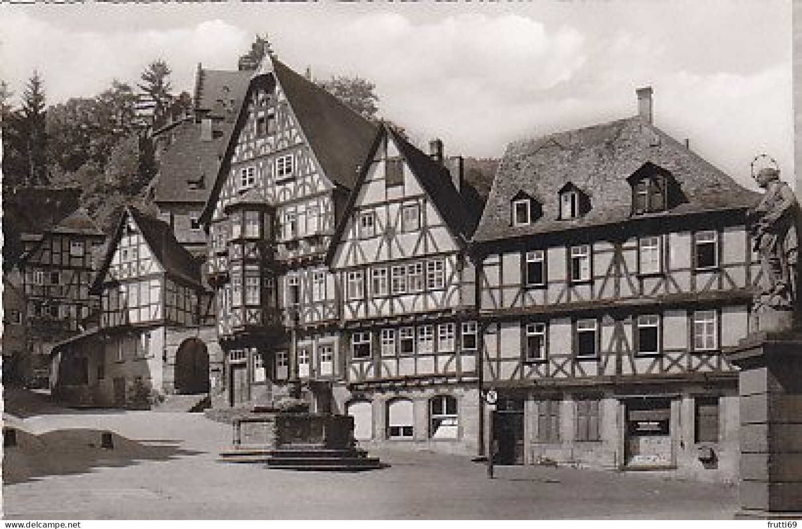 AK 174819 GERMANY - Miltenberg A. Main - Historischer Marktplatz - Miltenberg A. Main