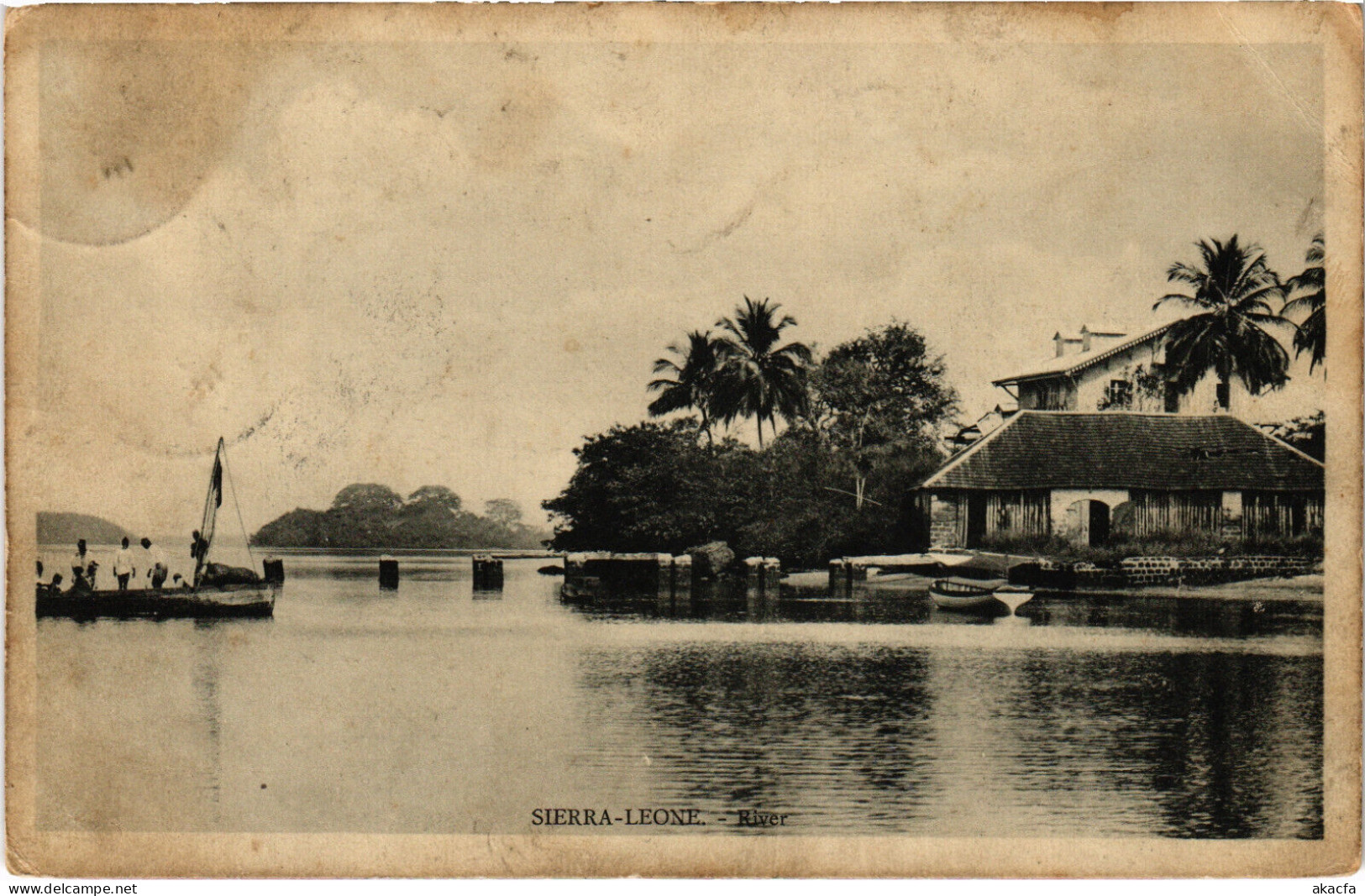 PC SIERRA LEONE, RIVER SCENE WITH BOATS, Vintage Postcard (b49921) - Sierra Leone