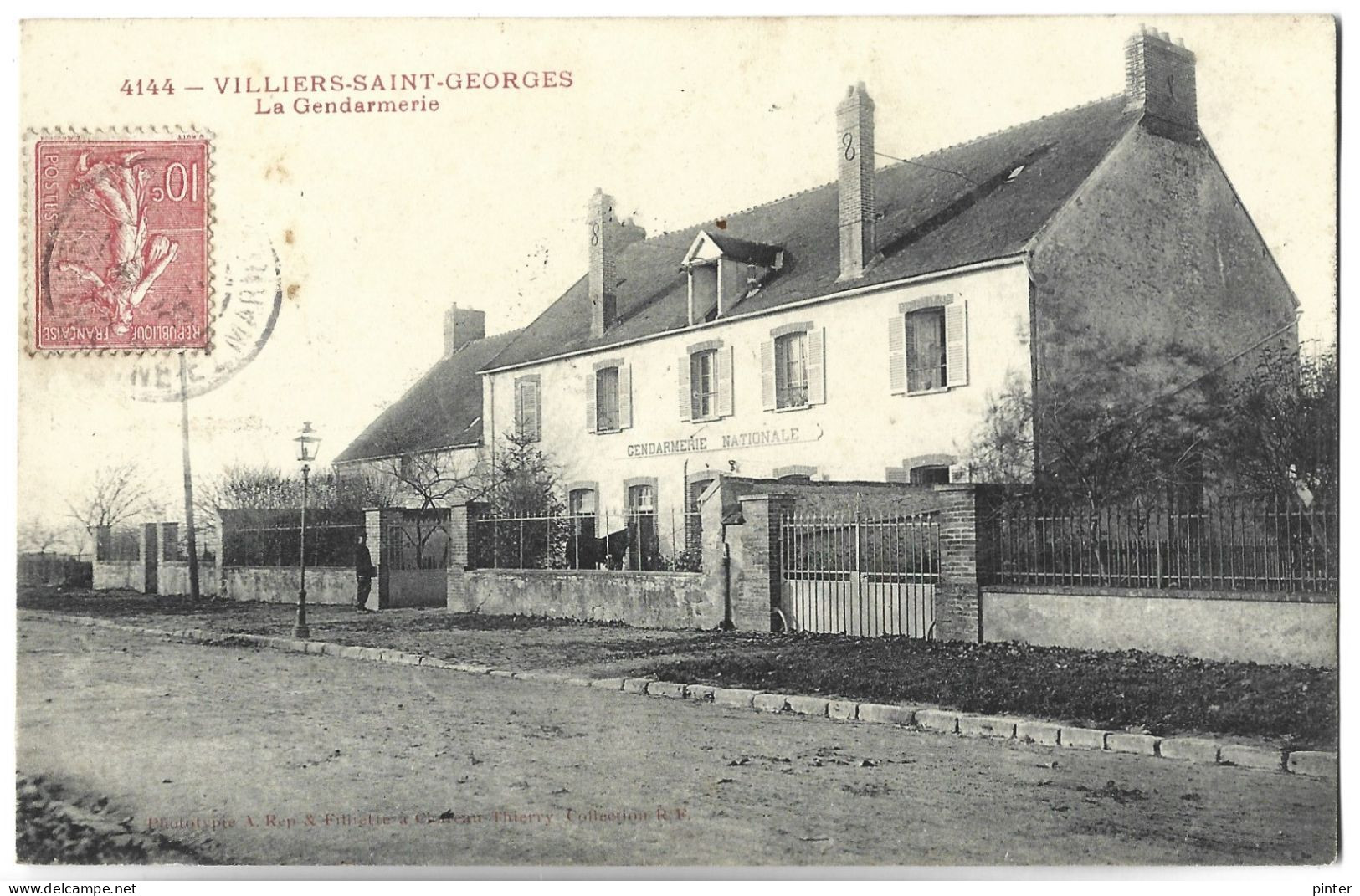 VILLIERS SAINT GEORGES -  La Gendarmerie - Villiers Saint Georges