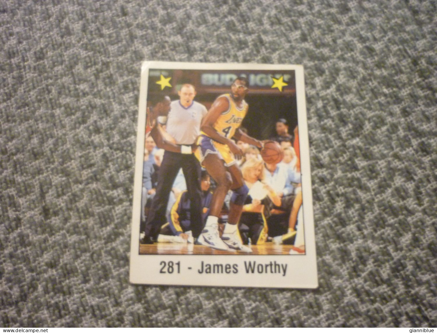 James Worthy Los Angeles Lakers NBA '89 Panini VHTF Spanish Edition Basketball Sticker #281 - 1980-1989