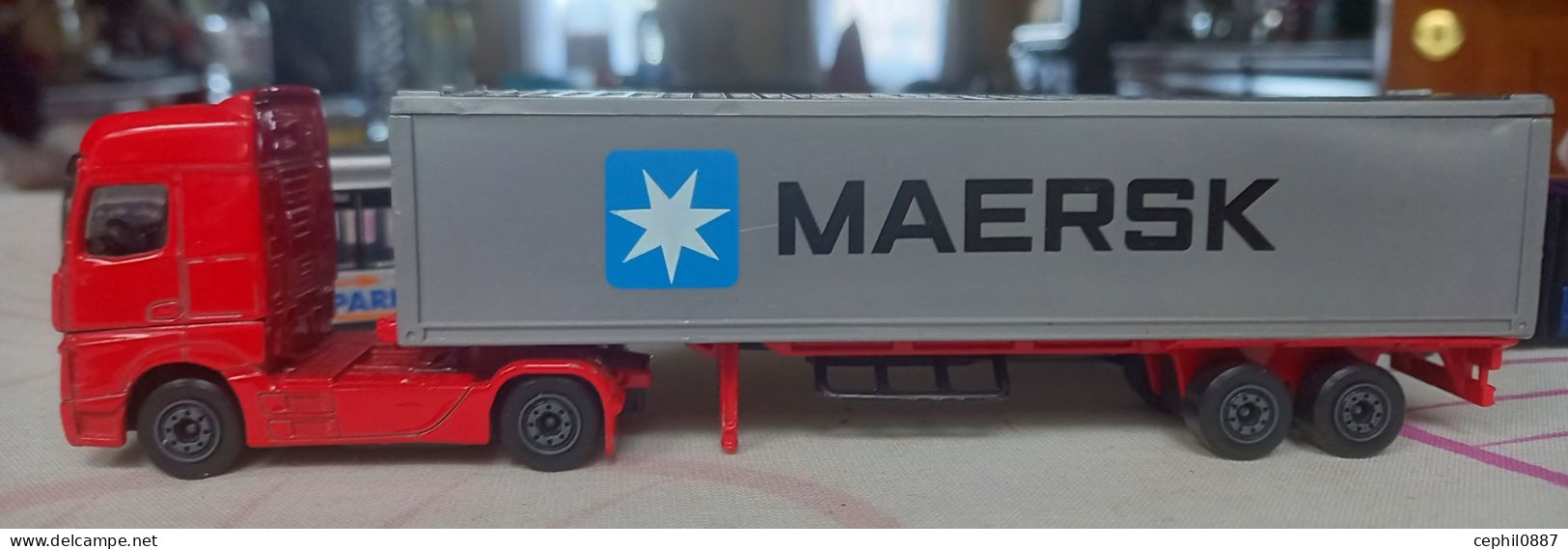 MAJORETTE: Semi-remorque MERCEDES MAERSK - Scala 1:87