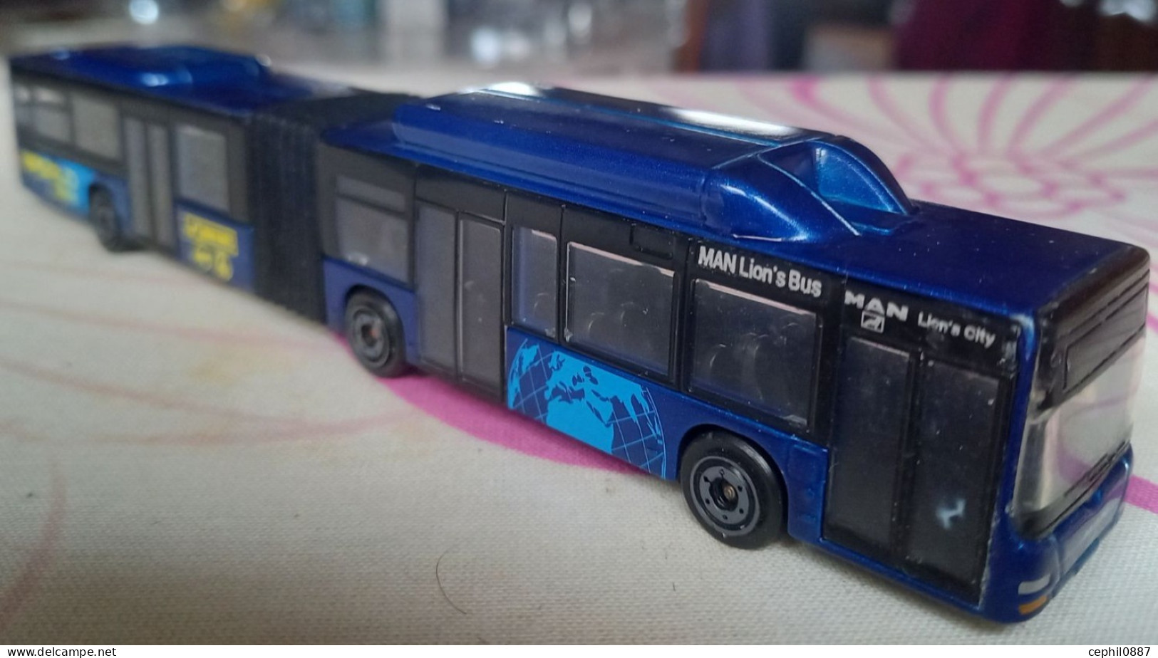 MAJORETTE: Double Bus MAN WORLD TRAVEL 1/110 - Camions, Bus Et Construction