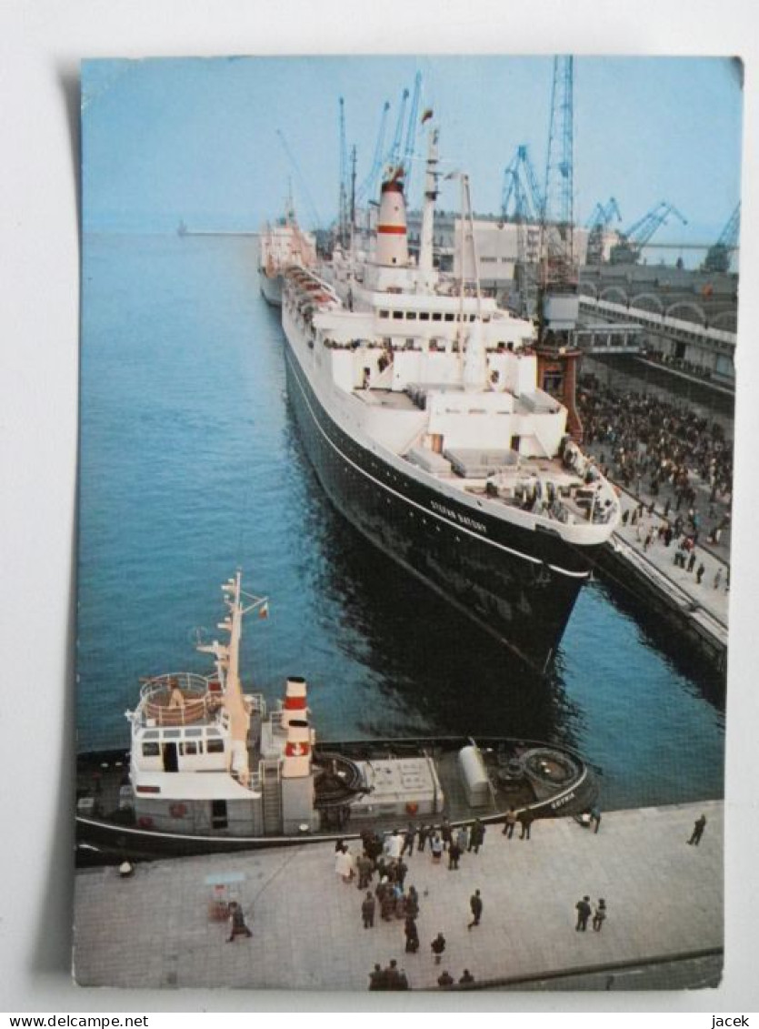 Tug And Liner MS Batory, Poland Gdynia Port 1975 Y - Remorqueurs