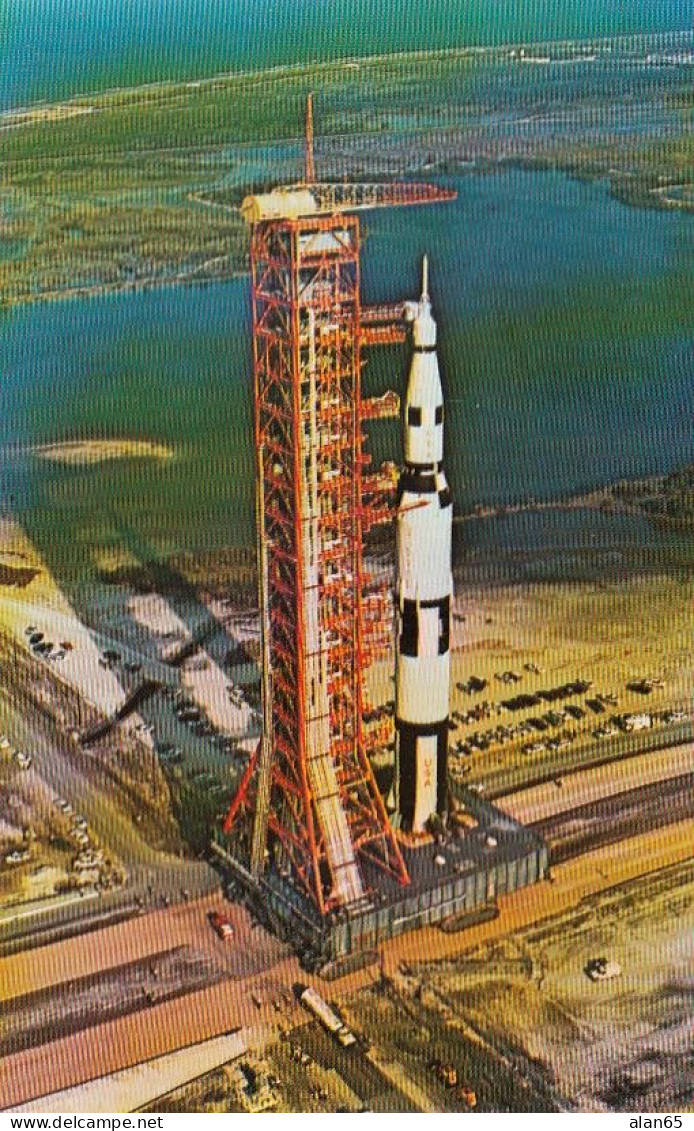 Apollo Saturn-V Rocket On Launch Pad, C1960s Vintage Postcard - Espace