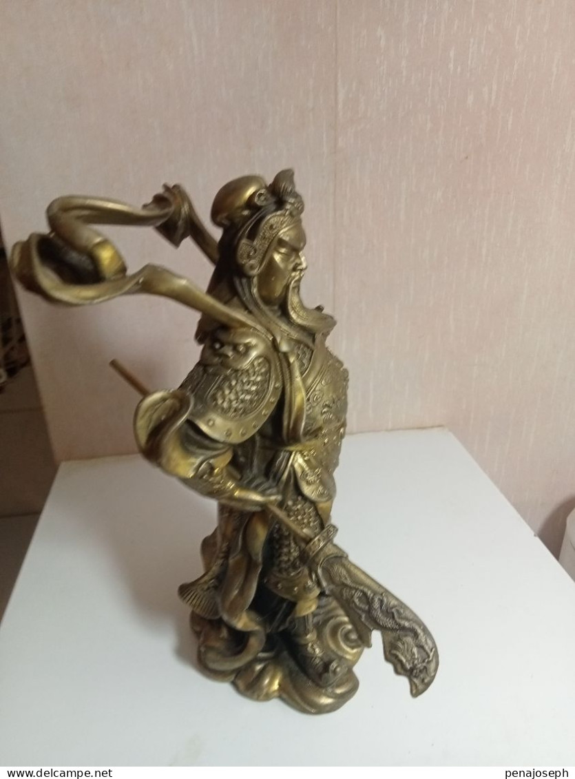 statuette XIXème art asiatique  hauteur 26 cm en bronze