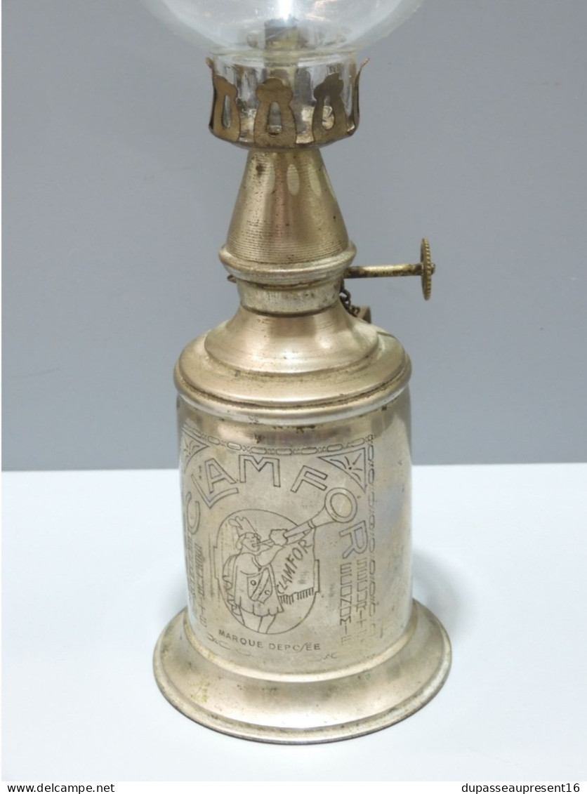 -ANCIENNE LAMPE PIGEON A ESSENCE CLAMFOR COMPLETE Avec Son VERRE & Sa Mèche    E - Lighting & Lampshades