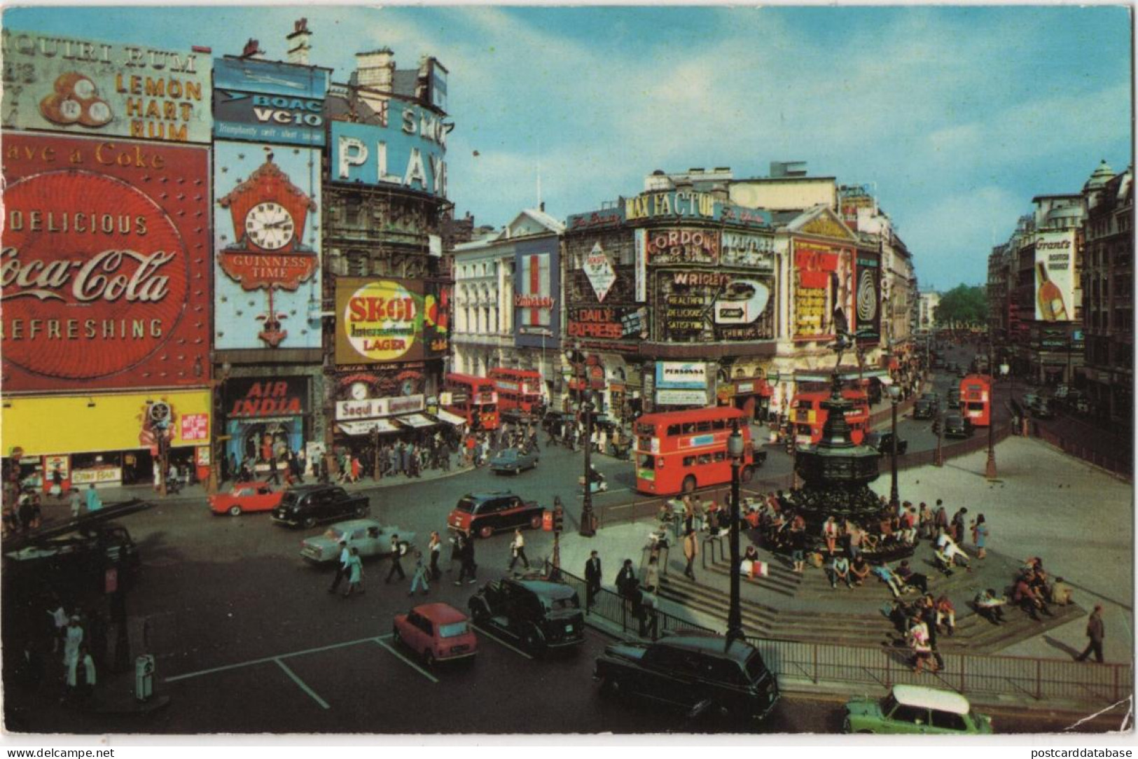 London - Piccadilly Circus - & Old Cars, Bus - London Suburbs