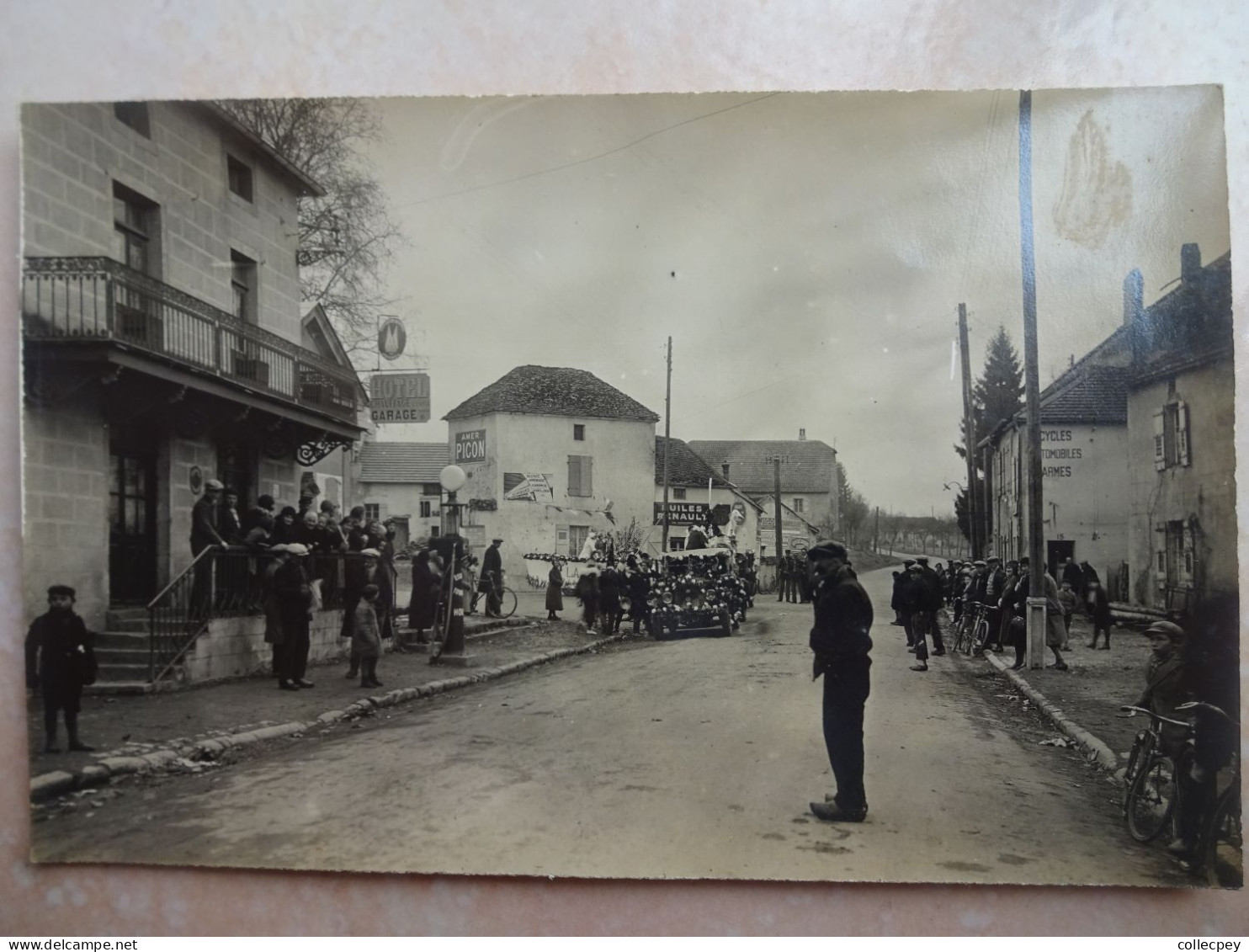 Carte Photo 70 COMBEAUFONTAINE Défilé Du Carnaval 2 - Très Beau Plan - RARE - Combeaufontaine