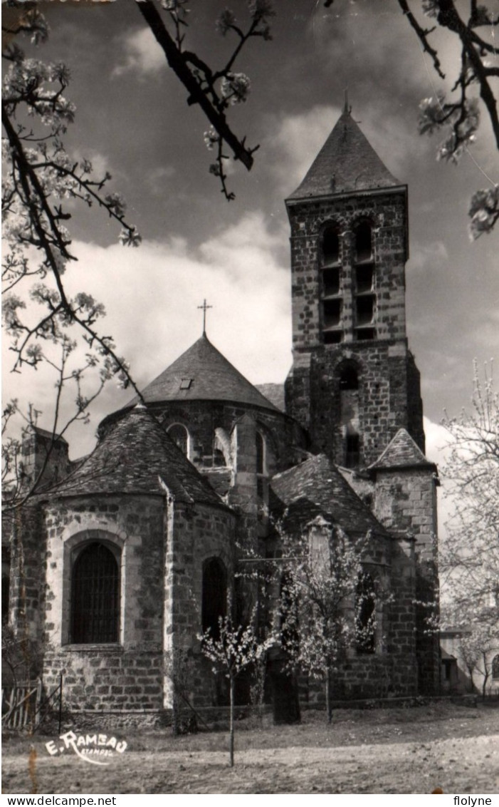 Arpajon - La Place De L'église - Arpajon