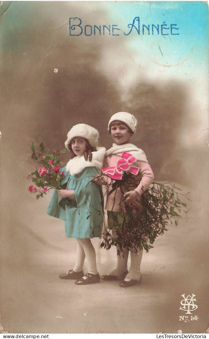 FÊTES ET VOEUX - Nouvel An - Des Enfants Tenant Un Bouquet De Rose Et Des Muguets - Colorisé - Carte Postale Ancienne - Nieuwjaar