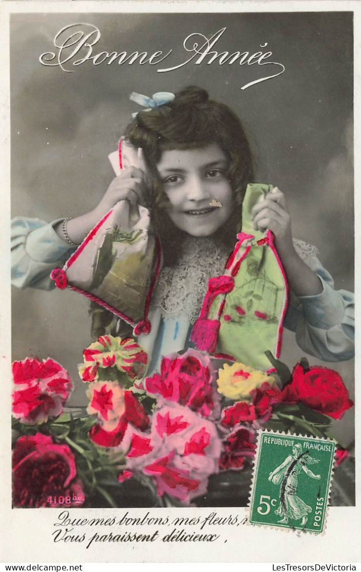 FÊTES - VŒUX - Bonne Année - Petite Fille Tenant Des Bonbons - Colorisé - Carte Postale Ancienne - Nieuwjaar