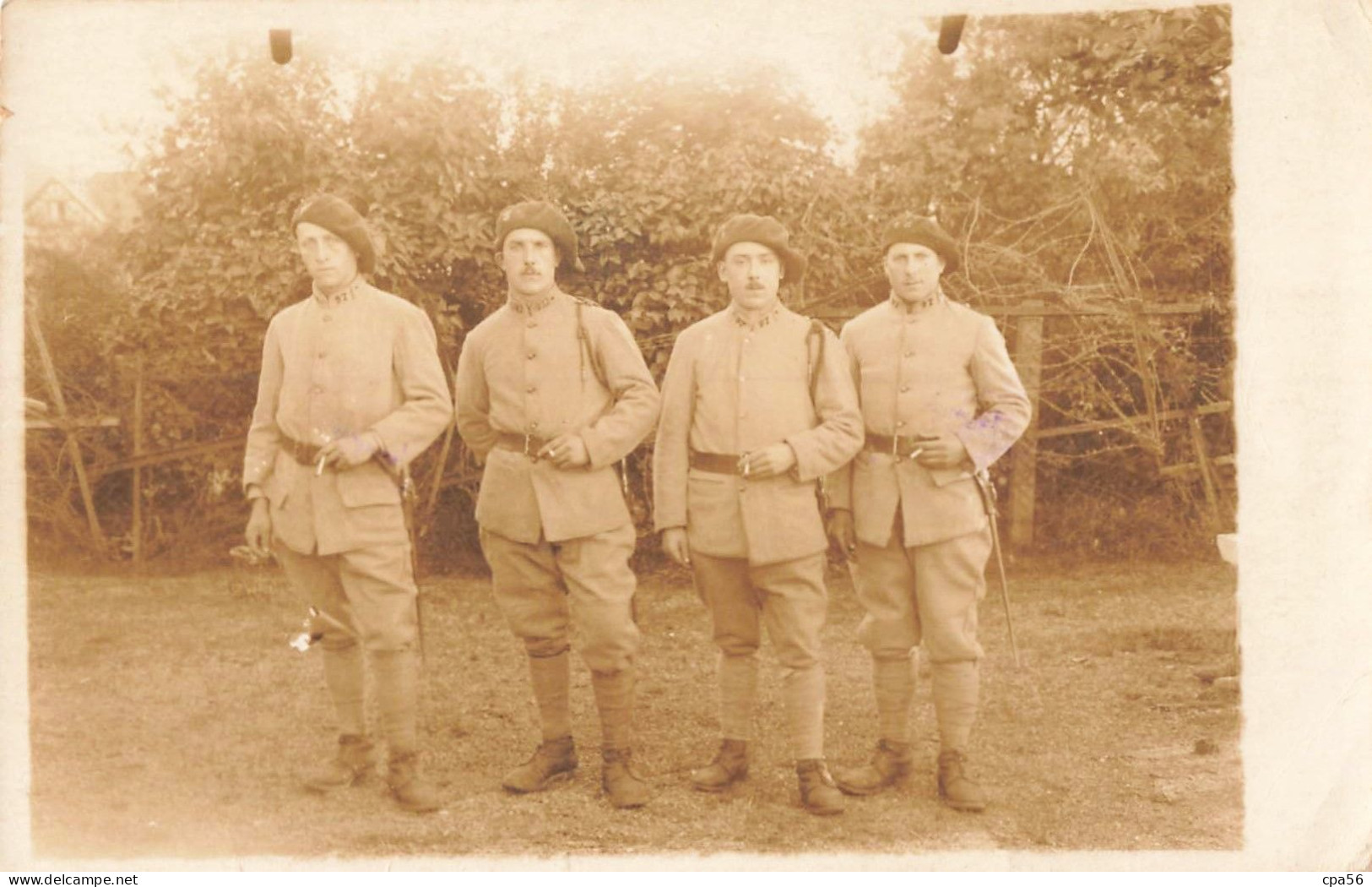 CARTE PHOTO - 27e CHASSEURS ALPINS - Uniformi