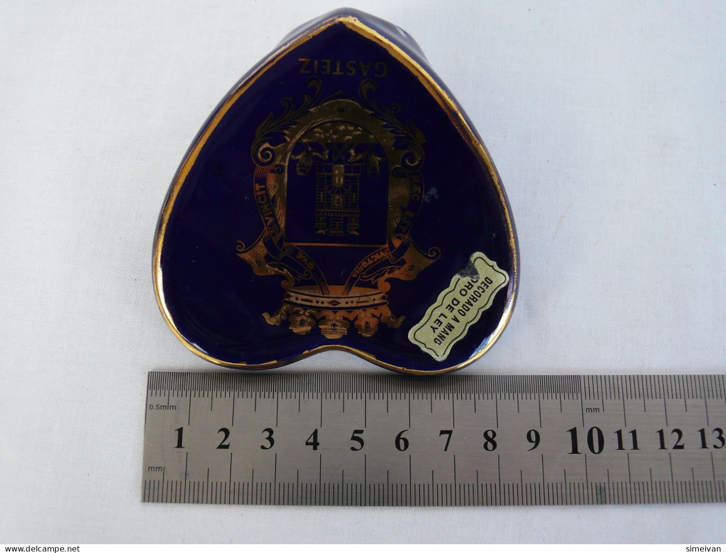 Beautiful Porcelain Heart with Coat of Arms of Vitoria-Gasteiz #2133