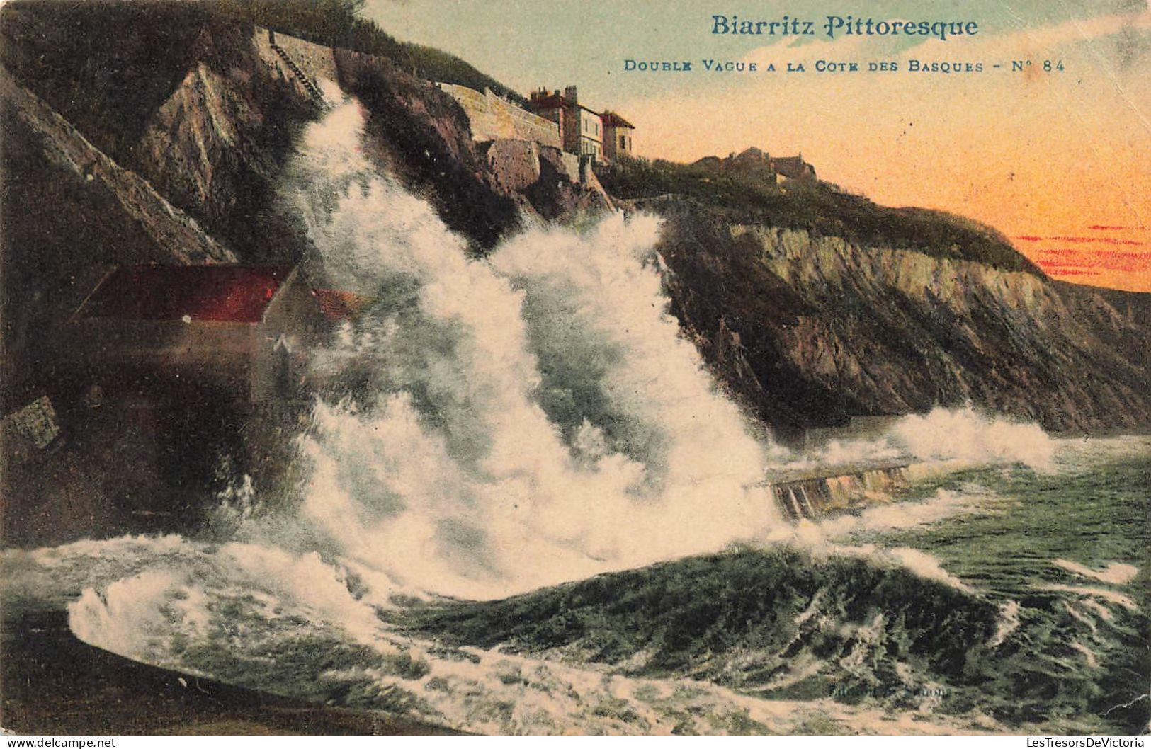 France - Biarritz- Double Vague à La Côte Des Basques - Colorisé - Carte Postale Ancienne - Biarritz