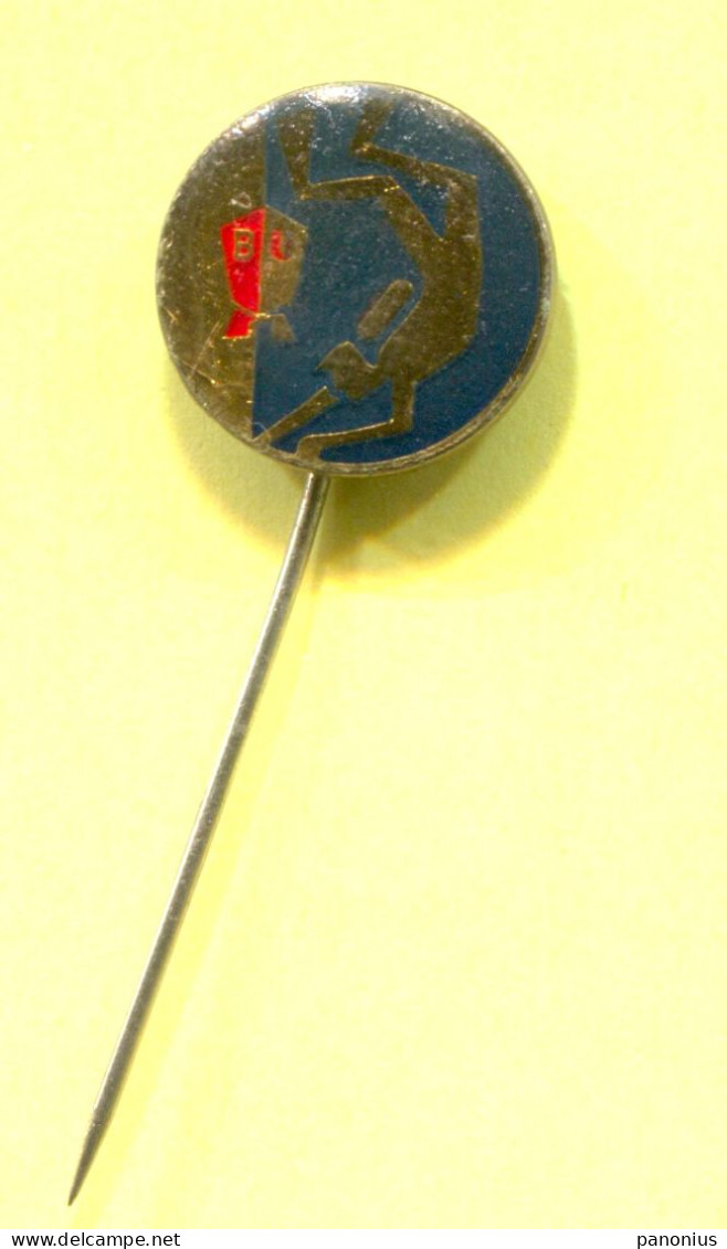 DIVING IMMERSIONE - Underwater Activities, Club Uljanik Pula Pola Istra  Croatia, Vintage Pin Badge Abzeichen - Buceo