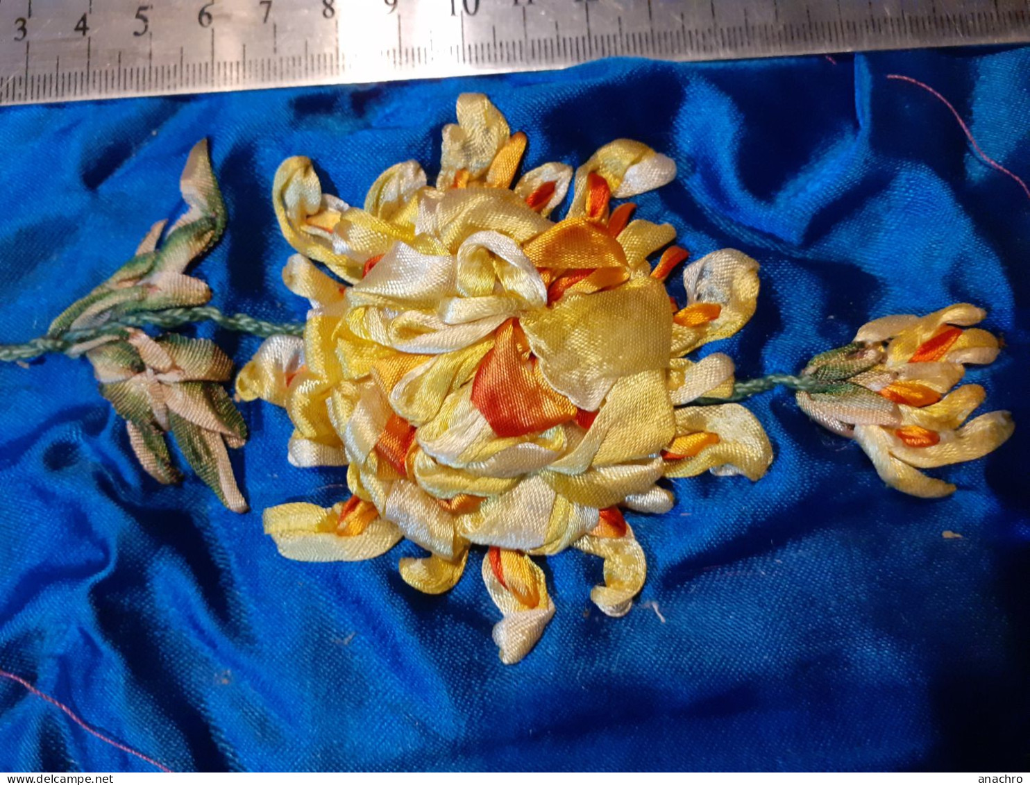 FLEURS BRODERIE à La Main Bouquet De Fleurs à Coudre Satin 1928 - Kant En Stoffen