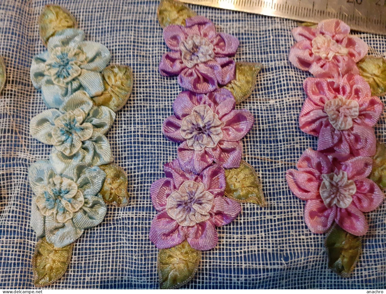 FLEURS BRODERIE à La Main Bouquet De Fleurs à Coudre Satin 1928 - Kant En Stoffen