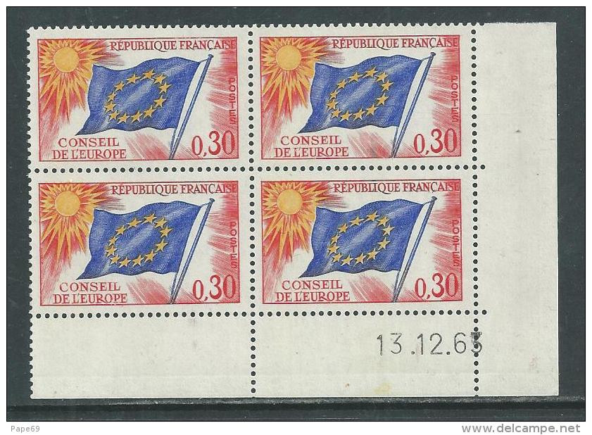 France Service N° 30 XX, Conseil De L'Europe 0.30  F , En Bloc De 4 Coin Daté Du 13 .12. 63, Ss Trait Sans Charnière, TB - Servicio