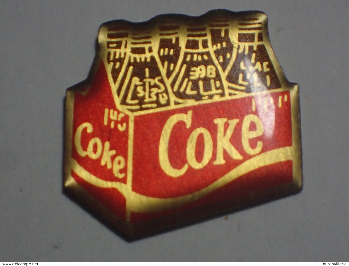 Pin's COCA COLA Pack Canette Bouteille - Coca-Cola