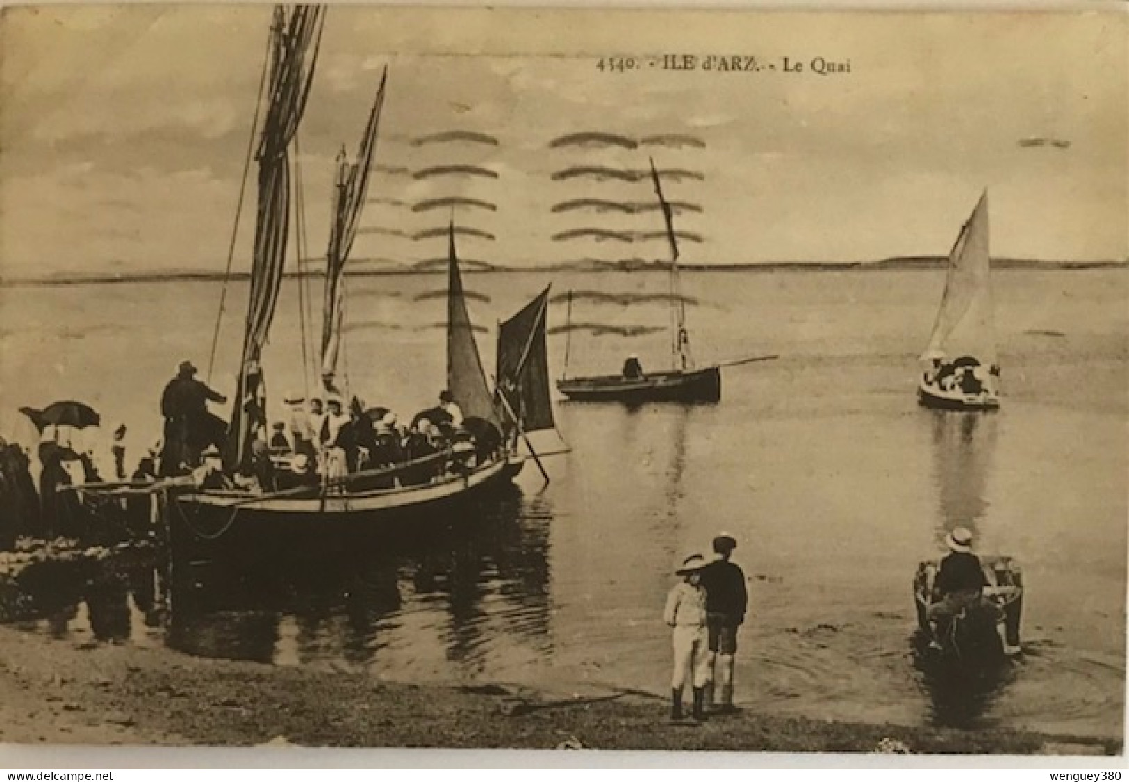 56 ILE D'ARZ   VANNES     Le Quai....avec Bateau Du Passeur    TB PLAN 1939.  RARE.   Voir Description - Ile D'Arz