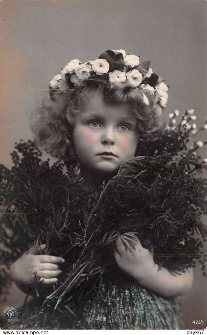 Carte Postale Fantaisie Enfant-Jeune-Fille-Young-Girl-Child Woman-Kind-Portrait - Couronne De Fleurs - - Portraits