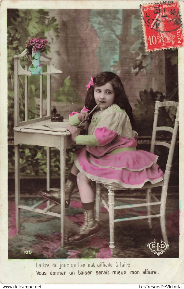 Enfant - Un Enfant En Train D'écrire Une Lettre - Colorisé - Carte Postale Ancienne - Abbildungen