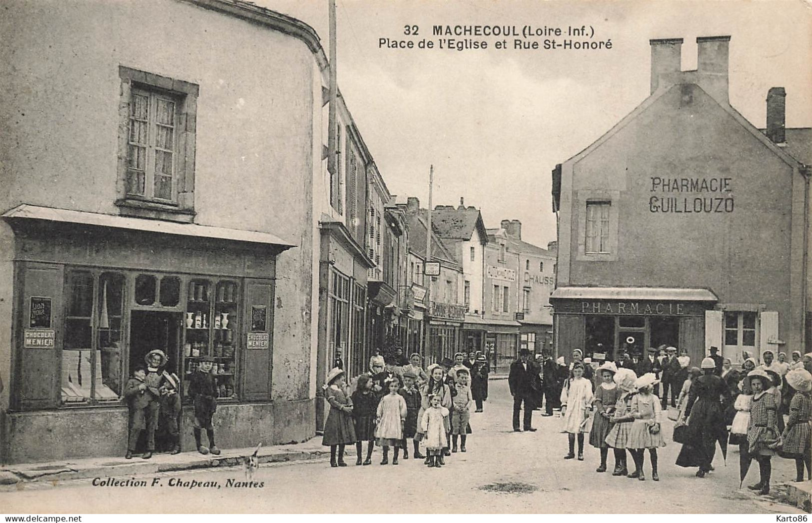 Machecoul * La Place De L'église Et Rue St Honoré * Pharmacie GUILLOUZO * épicerie * Villageois - Machecoul