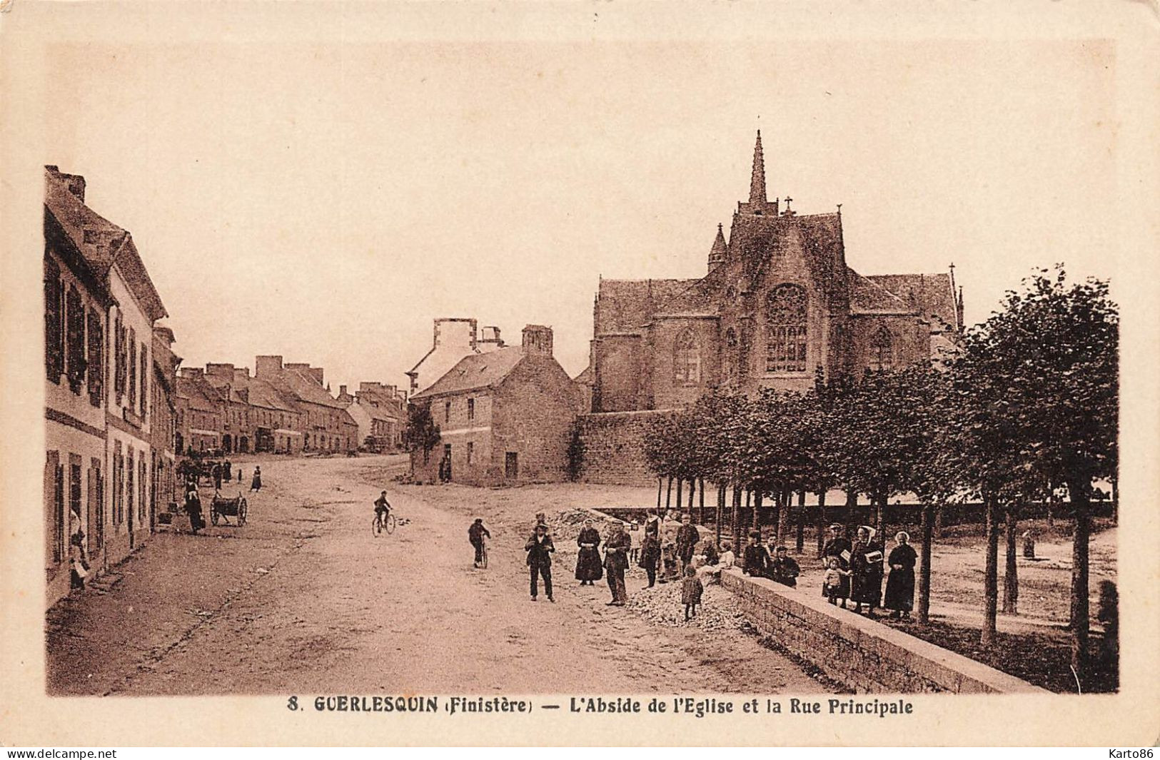 Guerlesquin * La Rue Principale Et L'abside De L'église - Guerlesquin