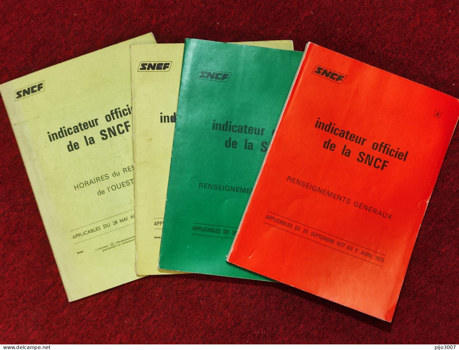 LOT De 4 INDICATEURS Officiels De La SNCF  1977-1978 - Railway & Tramway