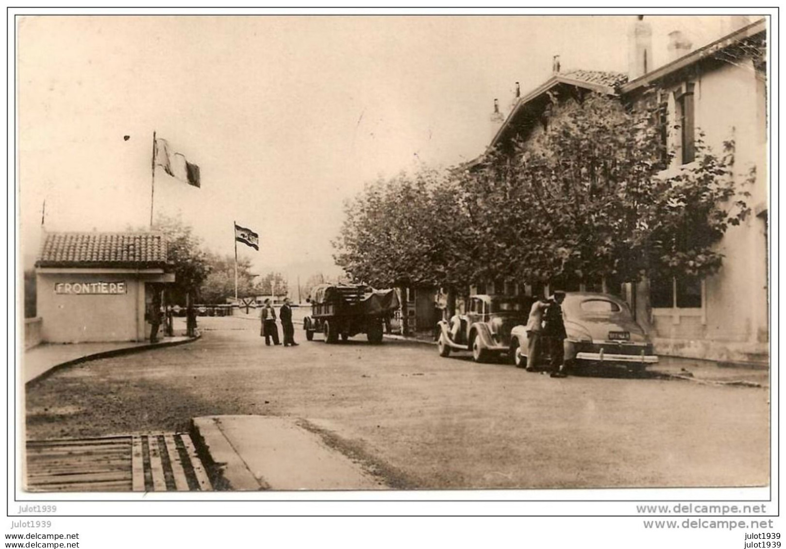 HENDAYE ..-- 64 .  DOUANE . OLDTIMERS .  Frontière Franco-Espagnole . Pont International D' IRUN . - Hendaye