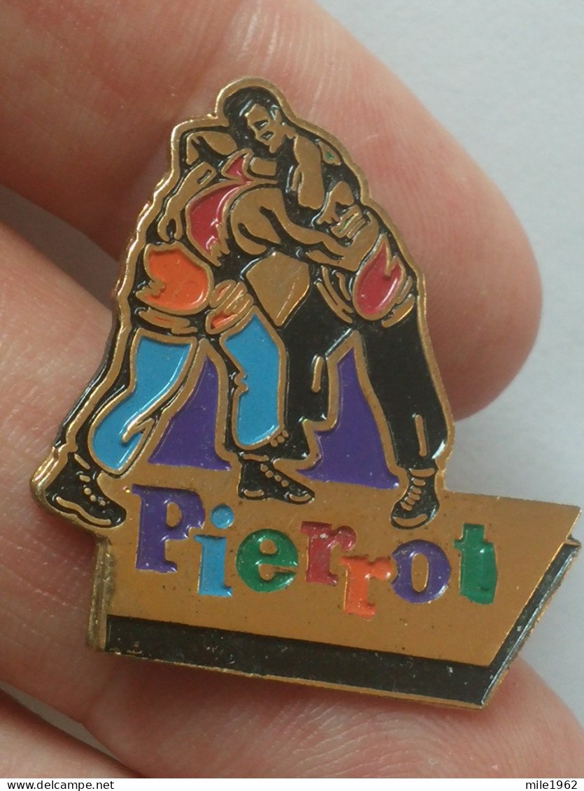 Stir 18-  PIERROT, WRESTLING - Wrestling