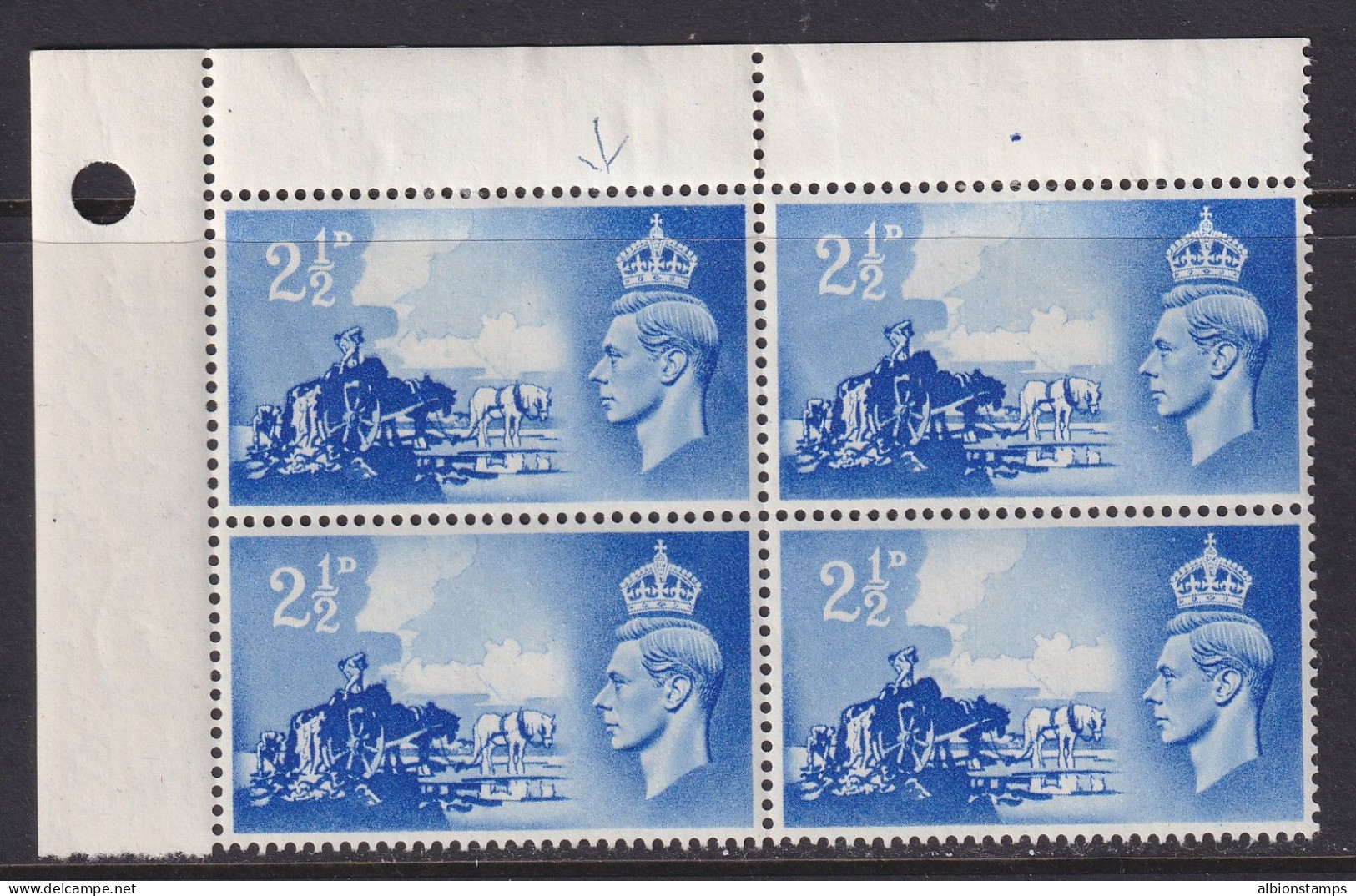 Channel Islands, Great Britain, CW CIS2b, MLH Block "Crown Flaw" Variety - Unused Stamps