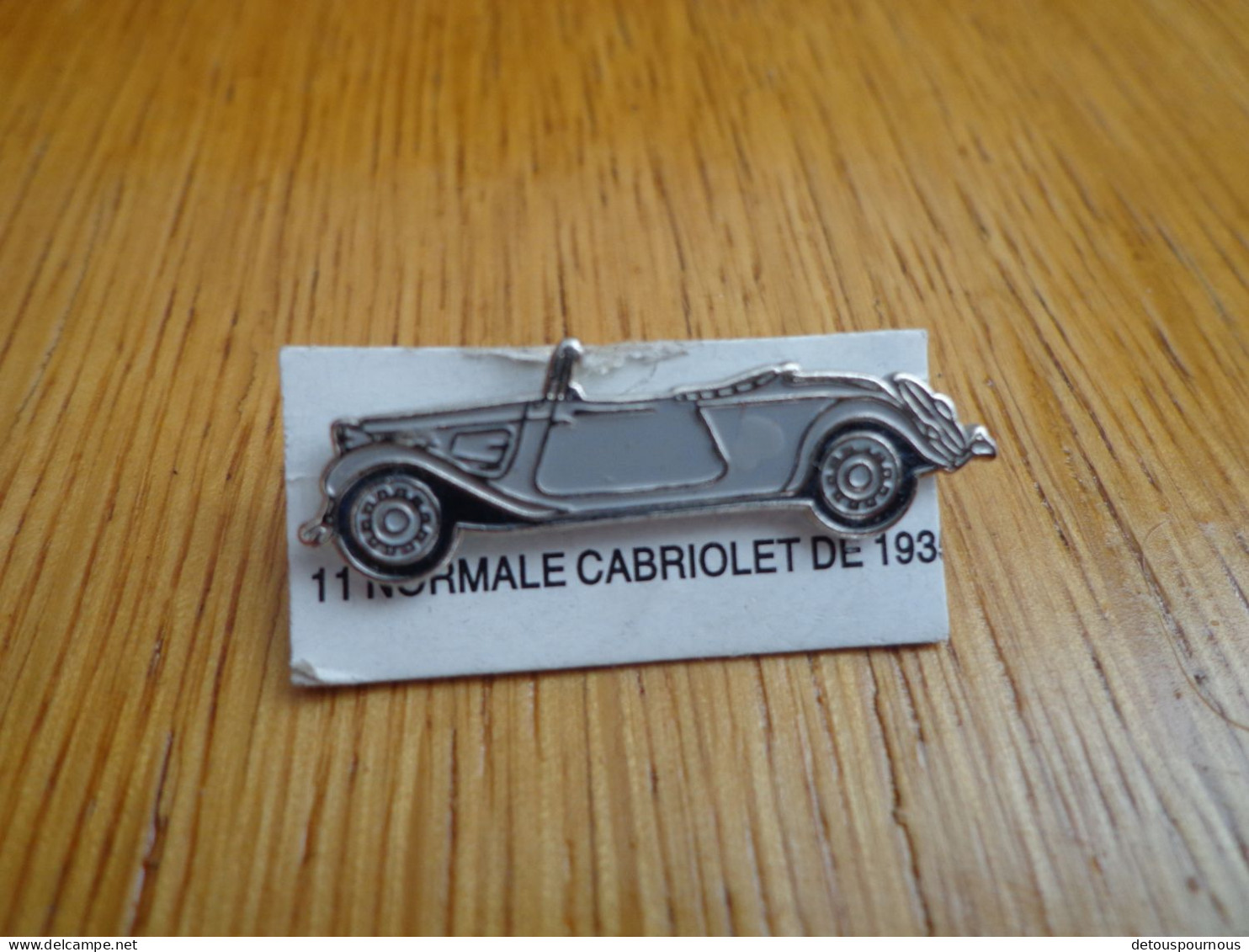 Pin's Citroen Normale Cabriolet De 1935 - Citroën