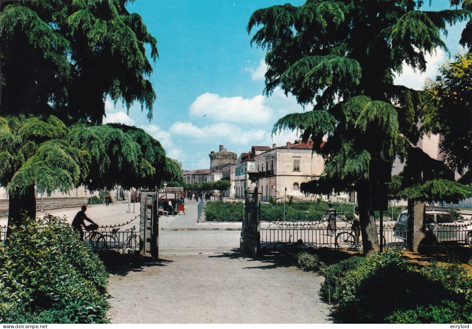 Venosa Villa Comunale Con Sfondo Via Tangorra - Autres & Non Classés