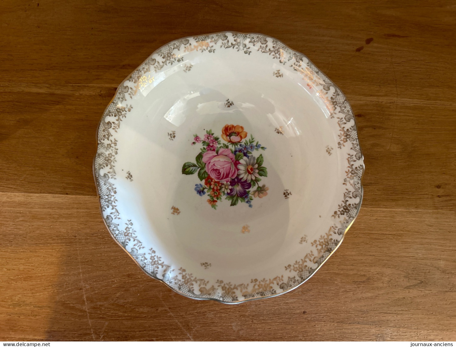 Porcelaine De Chauvigny France - Tres Beau Petit SALADIER Décor Fleurs - Otros & Sin Clasificación
