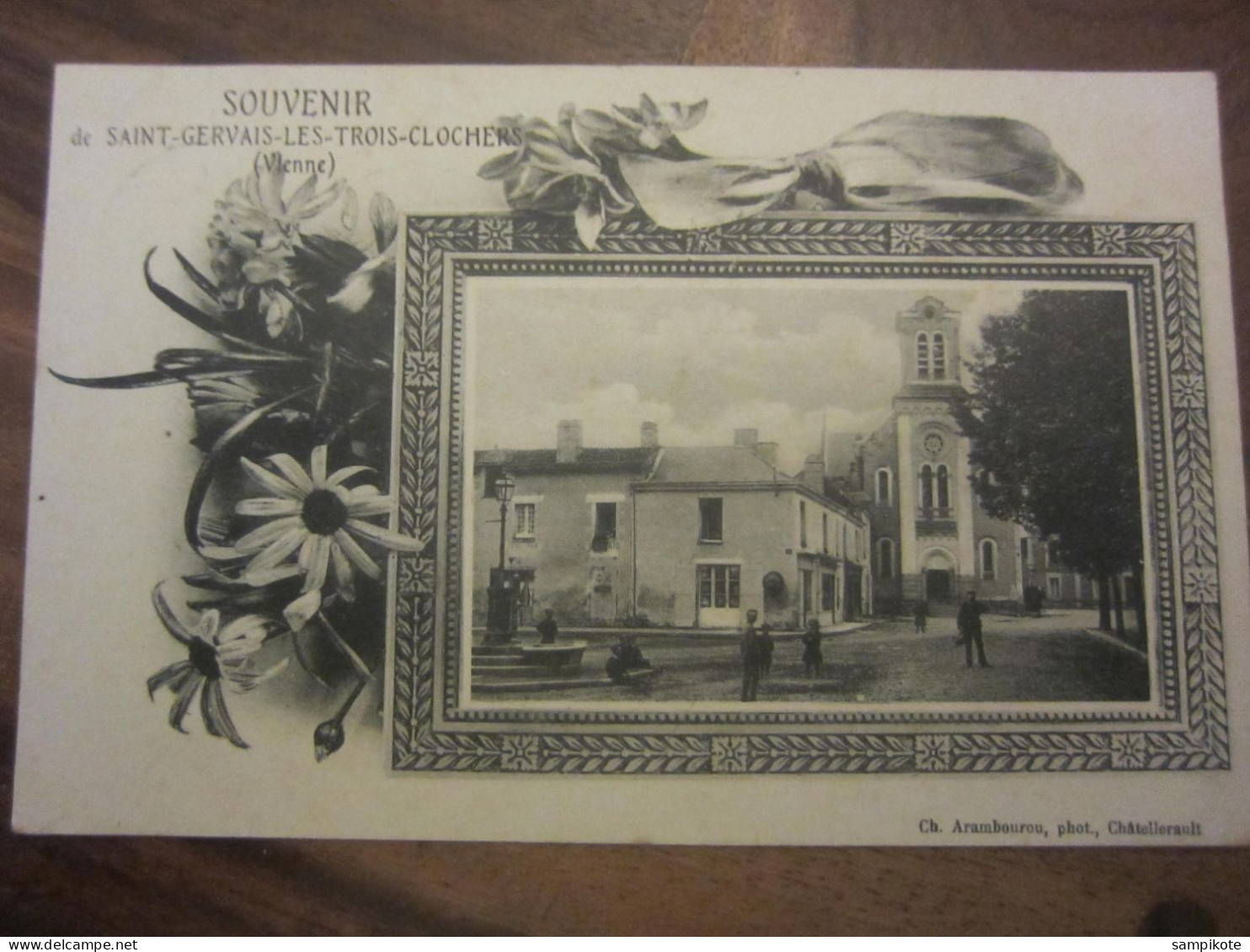 Carte Postale Vienne Saint Gervais Les Trois Clochers, Souvenir De - Saint Gervais Les Trois Clochers