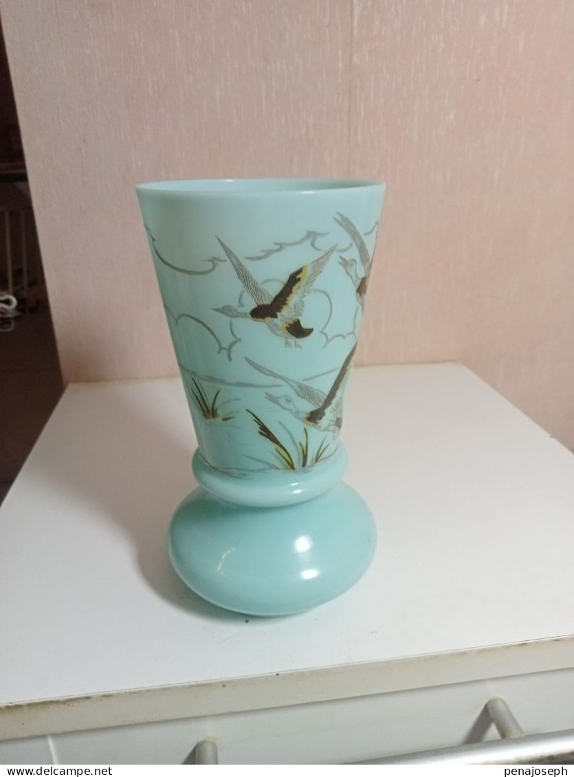 Vase Ancien Opaline Hauteur 18 Cm Diamètre 9 Cm - Jarrones