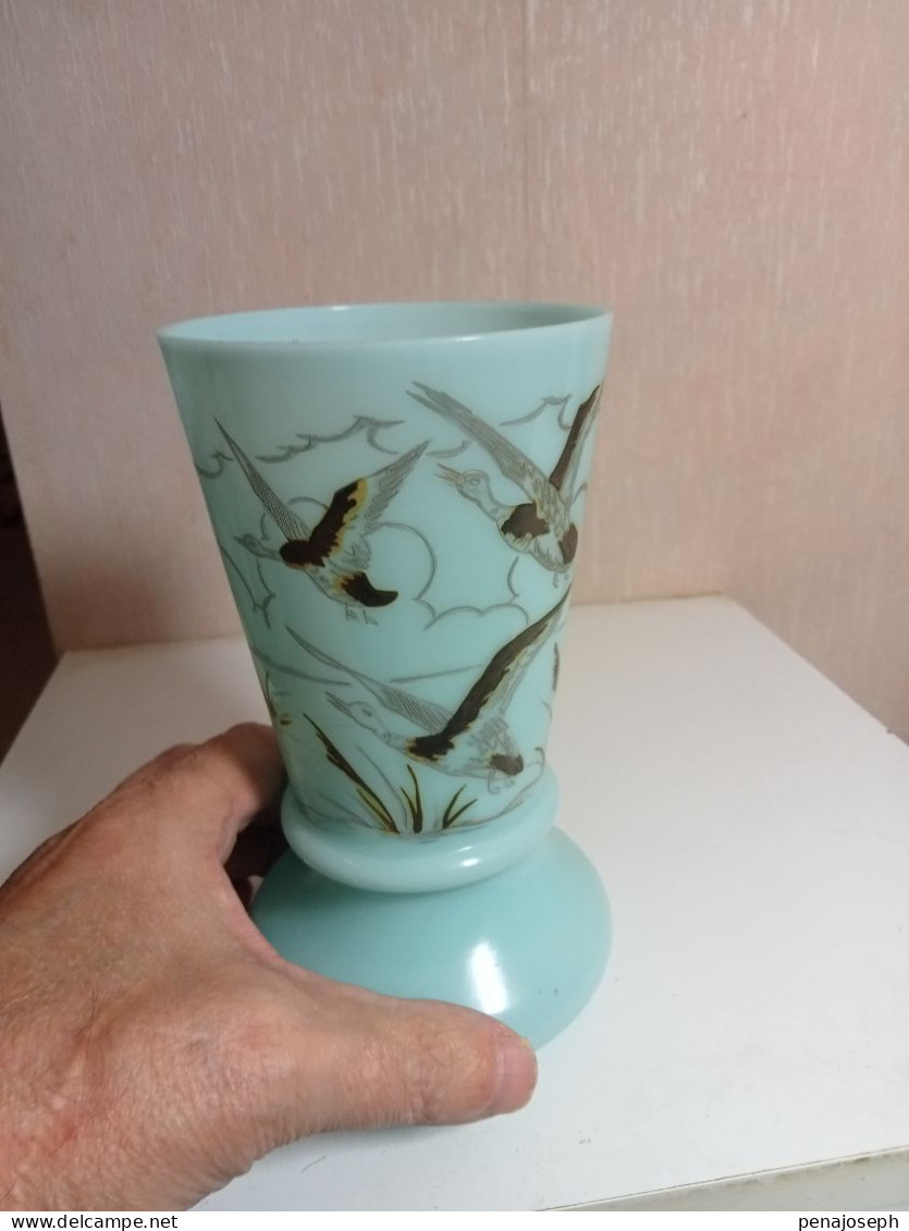 Vase Ancien Opaline Hauteur 18 Cm Diamètre 9 Cm - Vazen