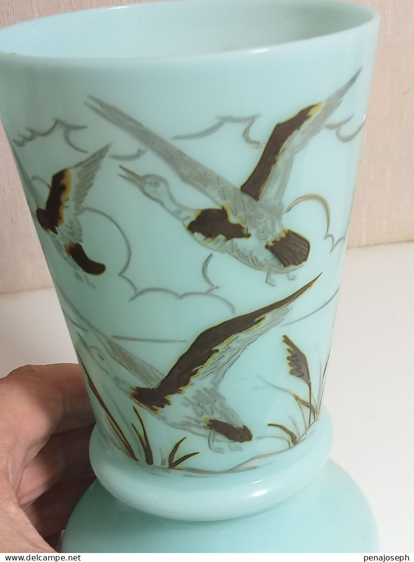 vase ancien opaline hauteur 18 cm diamètre 9 cm