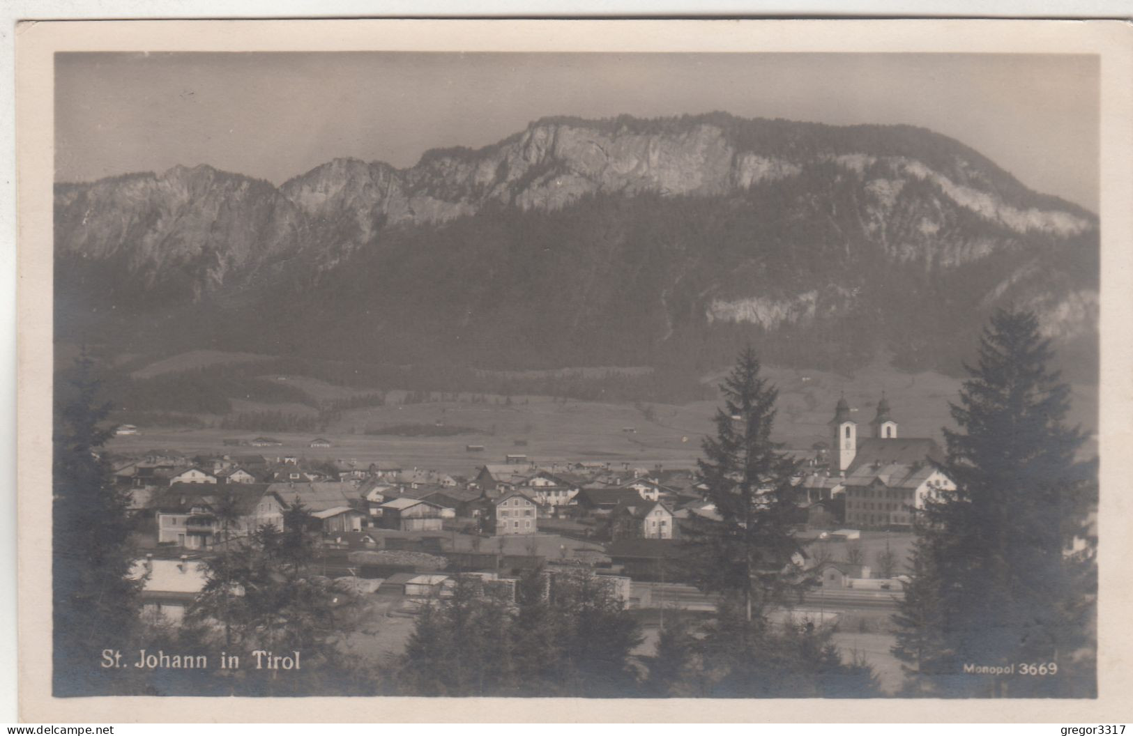 D7107) ST. JOHANN In TIrol - Alte FOTO AK - S/W Kirche Häuser Berge - St. Johann In Tirol