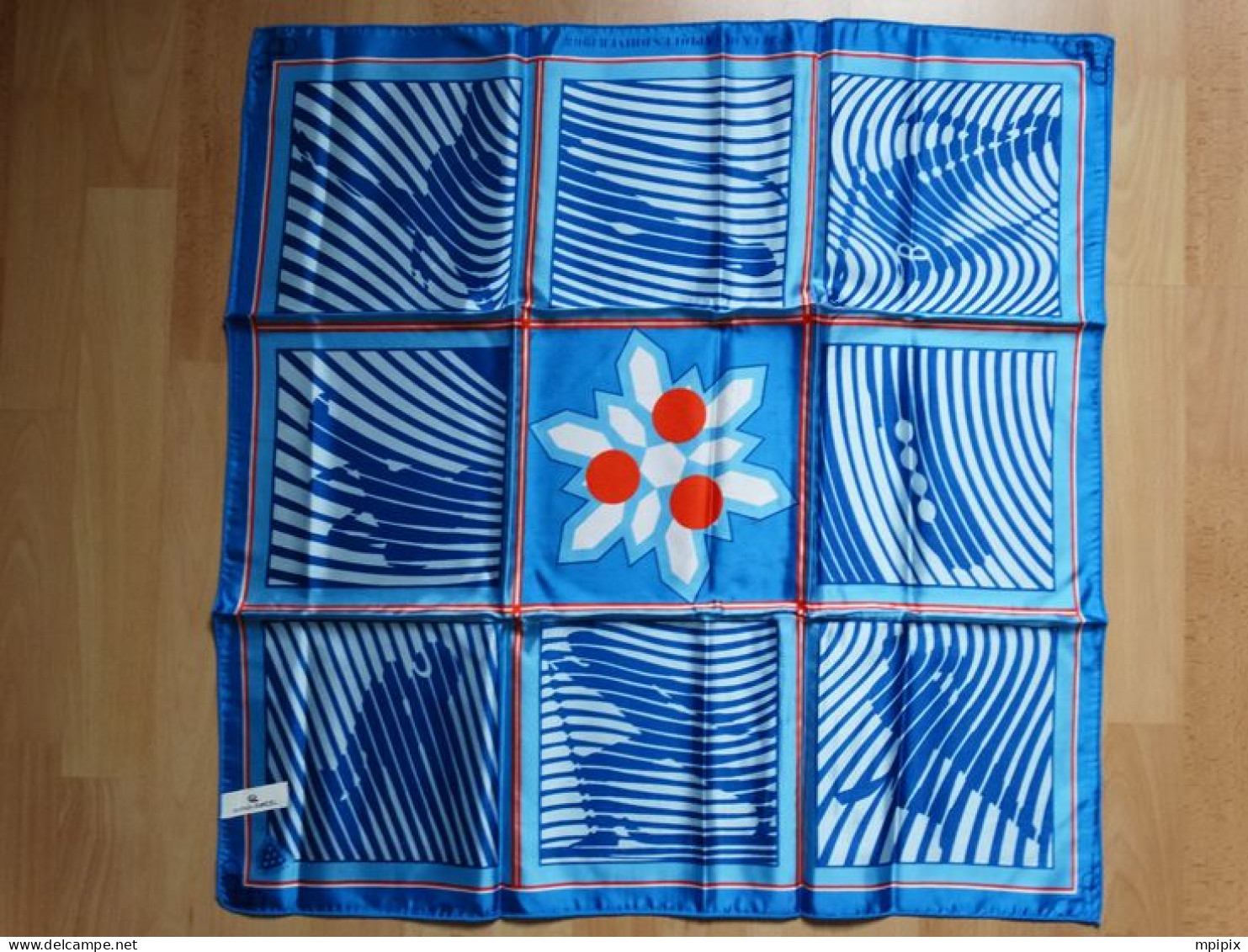 Foulard Jeux Olympiques Grenoble 1968 JO 68 Valdrôme Dans Son Emballage D'origine Winter Olympics Games Schal - Apparel, Souvenirs & Other