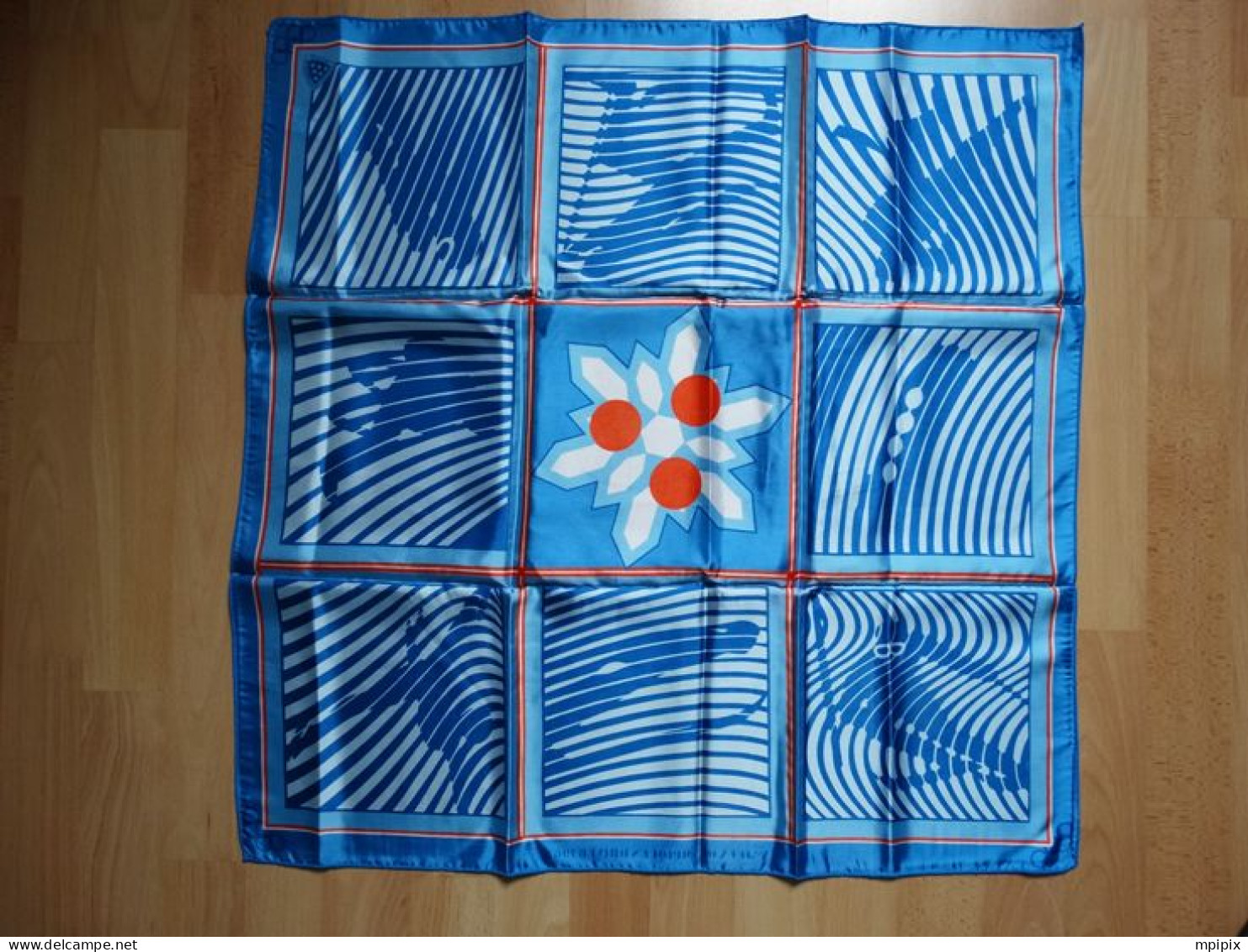 foulard jeux olympiques Grenoble 1968 JO 68 Valdrôme dans son emballage d'origine winter olympics games schal