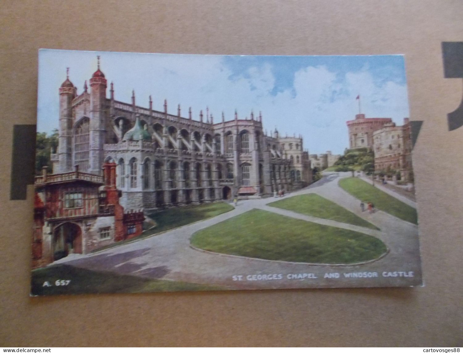 ST GEORGES CHAPEL AND WINDSOR CASTLE ( ENGLAND ANGLETERRE ) ANIMEES  CPA COLORISER - Windsor Castle
