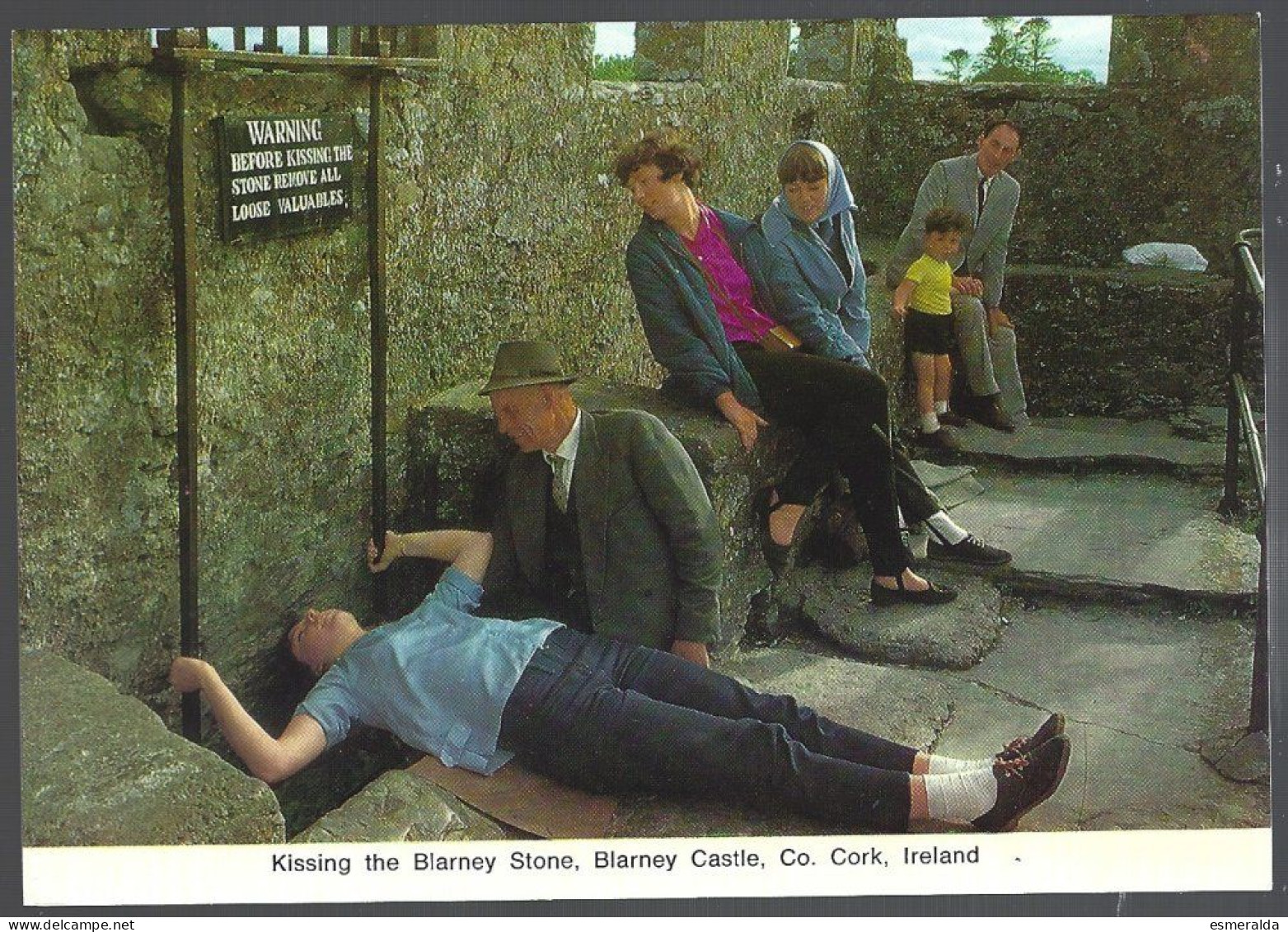 (EU)  PC  201 Cardall - Kissing The Blarney Stone,Blarney Castle,Co.Cork,Ireland.unused - Cork