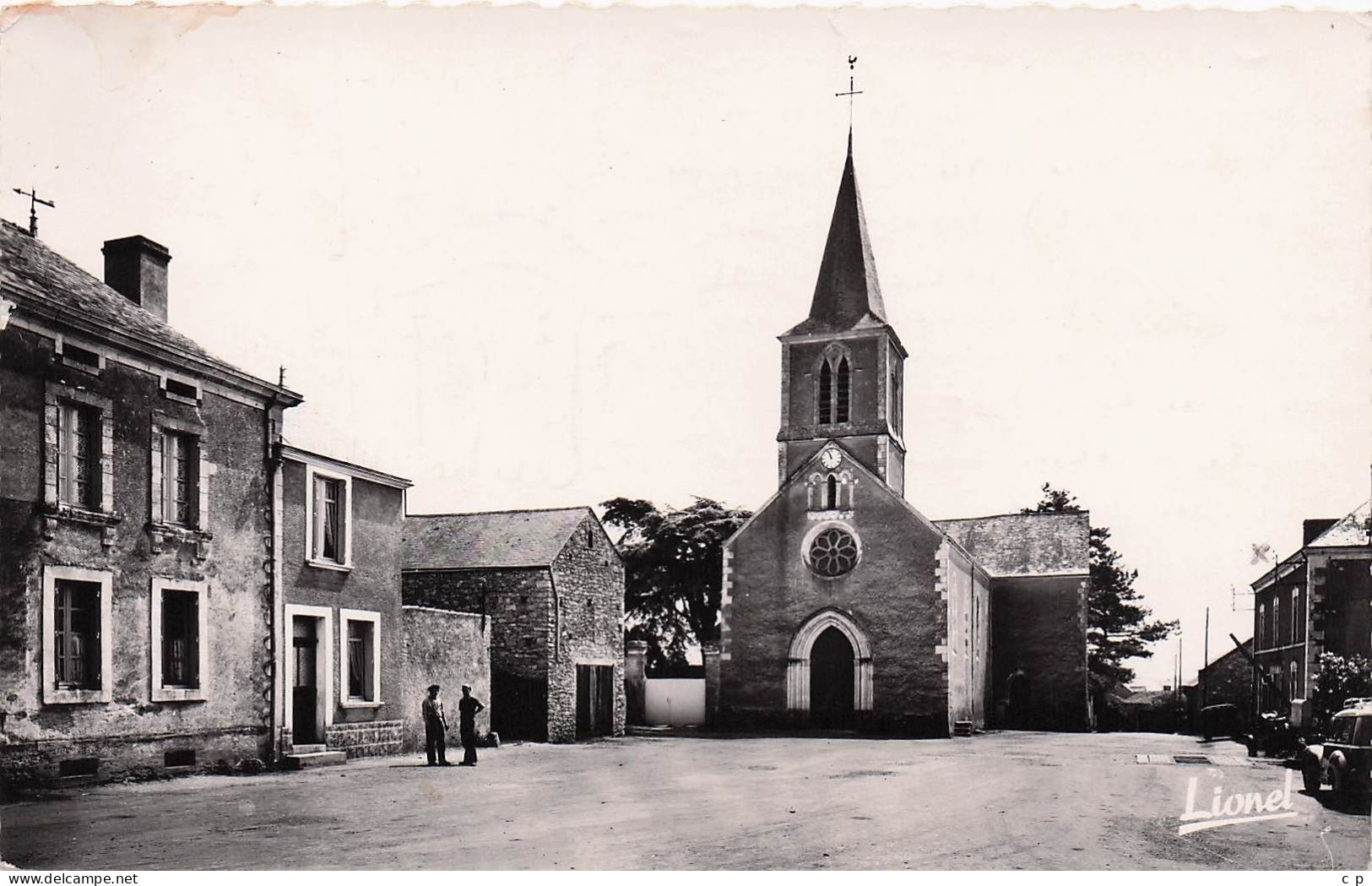 Machelles - Place De L'Eglise - CPSM °J - Montfaucon