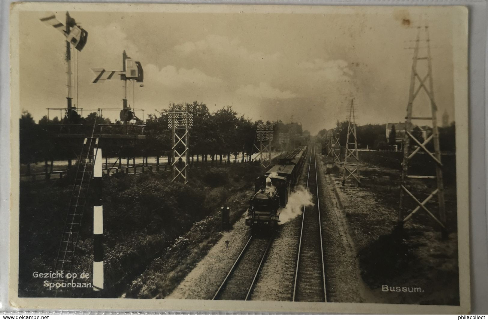 Bussum // Echte Foto //Gezicht Op Spoorbaan Met Stoomtrein 19?? - Bussum