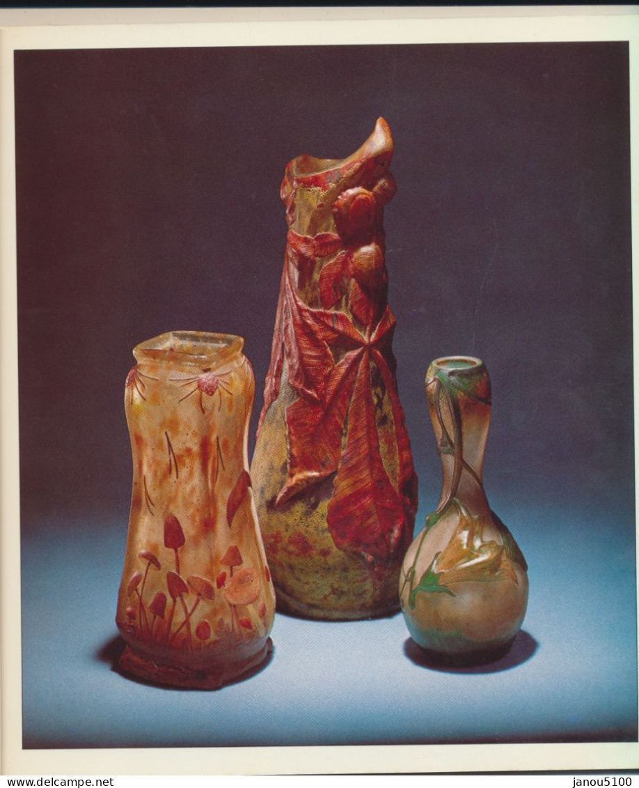 ARTS ET ANTIQUITES    DAUM 100 ANS DE VERRERIE  D' ART    EXPO 1979-1980. - Vases